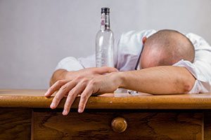 Erste Hilfe bei Alkoholvergiftung