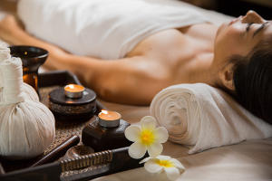 Behandlung Wellness Welcher Zusammenhang besteht zwischen Wellness und unserer Gesundheit?