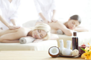Kokosnuss , kokosöl , kokosnussöl , kokosfett , kokosöl haut , spa , massage , wellness