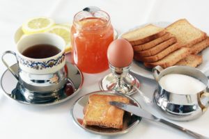 frühstück zwieback diät eier kaffee tee zucker essen marmelade zitrone