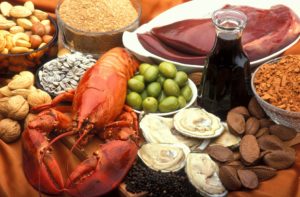 Vitamin B3 - Niacin Fleisch Nüsse Pilze AUstern Meeresfrüchte Oliven Wein  Essen Lebensmittel