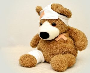 Verband Wunde VErletzung Erste Hilfe Teddy Bär Kinder