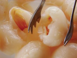 litschi , obst , frisch , lebensmittel , gesund , tropisch , leechee , marisa , lichee , lichi , einkaufen , saftig , süß , hintergrund , markt , lebensmittelgeschäft , farbe kompott süß , dessert , sirup , süßigkeiten-in-sirup