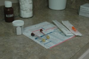 blut-test, blttest, uurintest, urin-test , medizinische , papierkram untersuchung ergebnis blutuntersuchung diagnose röhrchen rohr , Wie wird eine Probe verarbeitet? Stuhlprobe