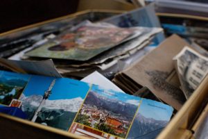 box , erinnerungen , fotos , bücher , umzugskarton , paket , pack , andenken , erinnern , erinnerung , speicher , nostalgie , souvenir , zeit