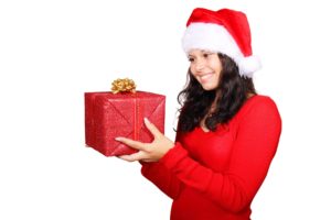 box , weihnachten , claus , niedlich , weiblich , geschenk , mädchen , glücklich , hut , isoliert , rot , santa , lächeln , lächelnd , weiß , frau , jung , Was sind die besten Frauengeschenke?