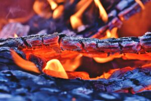 feuer , feuerstelle , glut , flammen , brennen , brand , kohle , lagerfeuer , holzfeuer , glühend , hitze , glühen , grillen , holz , verbrennen , textur , hintergrund, Kohlenmonoxidvergiftung; Kohlenstoffmonoxidvergiftung; Kohlenmonoxidintoxikation