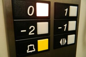 lift , fahrstuhl , knöpfe , alarm , hochhaus, Klaustrophobie, Raumangst, Enge, Platzangst
