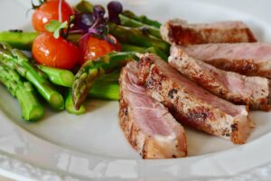 Low Carb , pargel , steak , kalbssteak , kalbfleisch , fleisch , grillen , grüner spargel , asparagus , spargelzeit , gemüse , essen , mahlzeit , spargelgewächse , gesund , low carb , diät , nahrung , nahrungsmittel , lowcarb , lebensmittel ,