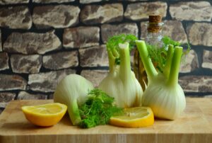 fenchel , gemüse , fenchelknollen , lebensmittel , gesund , frisch , nahrung , essen , vitamine , fenchelgemüse , küche , zubereitung , stilleben , zitrone ,