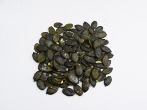  zutat , vegetarier , gesund , ernährung , bio , pflanze , fett , grün , öl , pepitas , kürbis , saisonale , saatgut , weiß , schüssel , küche , lecker , trocken , lebensmittel , natur , roh , samen , schmackhaft , vegan , gemüse ,