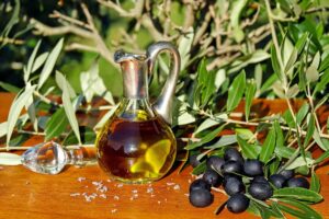  olivenöl , öl , oliven , karaffe , früchte , lebensmittel , glas-container , organisch , natürlich , Ölbaum, Olivenblätter, Olivenbaum Blätter