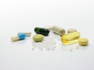  medizin , tabletten , pillen , medikamente , gesundheit , pharmazie , krank , heilen , krankheit , nahrungsergänzung , therapie , gesundheitswesen , nahrungsergänzungsmittel , kapseln , homöopathie , apotheke , 