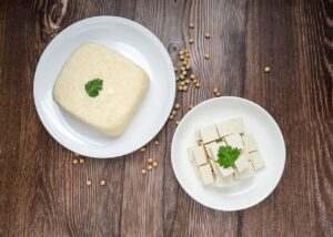  tofu
sojabohnen
lebensmittel
mahlzeit
produkt
bohnen
soja
hülsenfrucht
bohnenquark
organisch
natürlich
gesund
ernährung
eiweiß
stück
roh
vegan